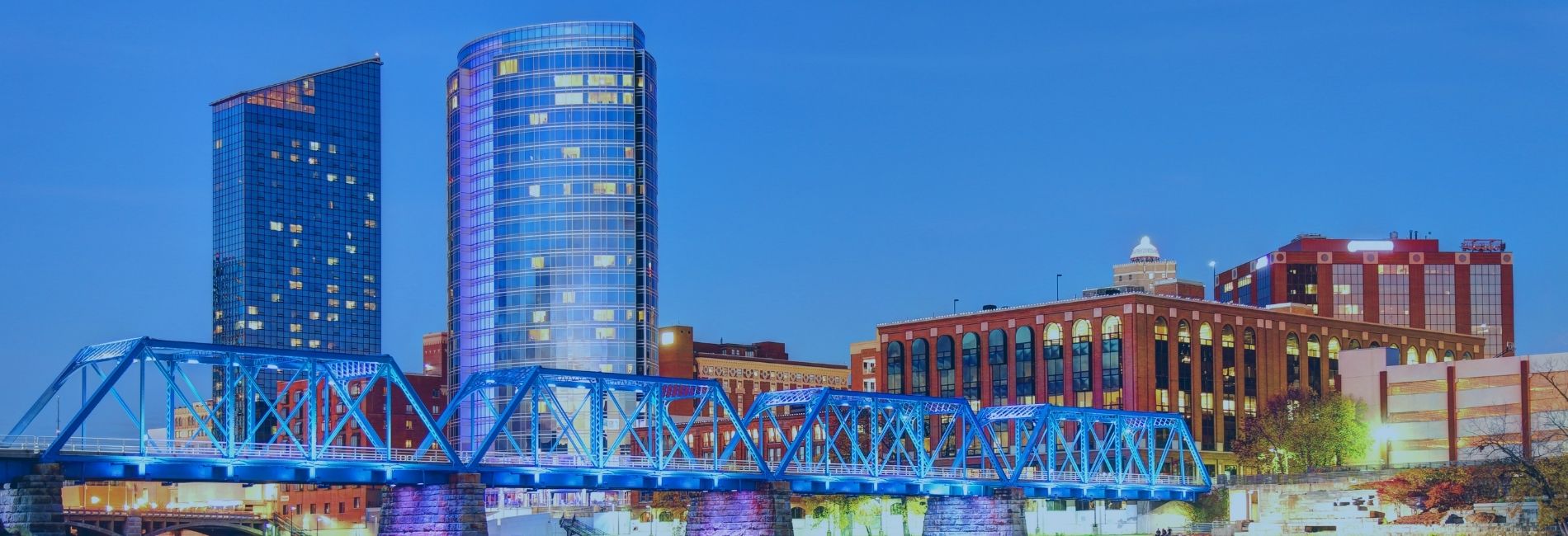 16 Hotels with Park Stay Fly Packages Near GRR Airport