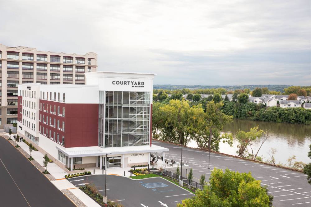 Courtyard By Marriott Albany Troy Waterfront