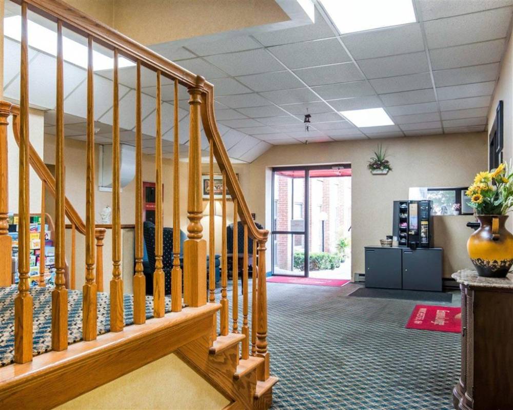 Econo Lodge Manchester 6